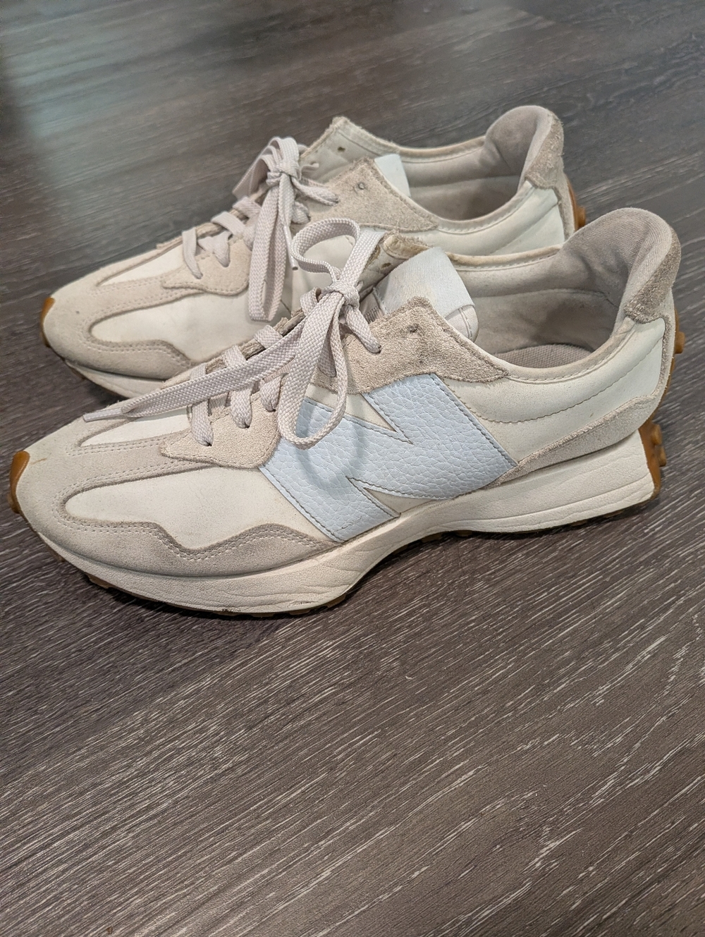New Balance 327 Sneakers